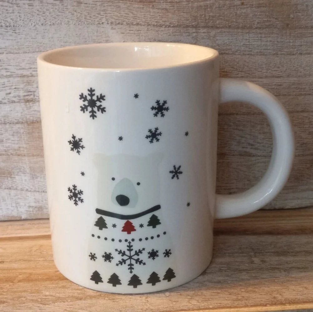 New Crate & Barrel POLAR BEAR Joan Anderson Christmas Holiday 12oz Mug